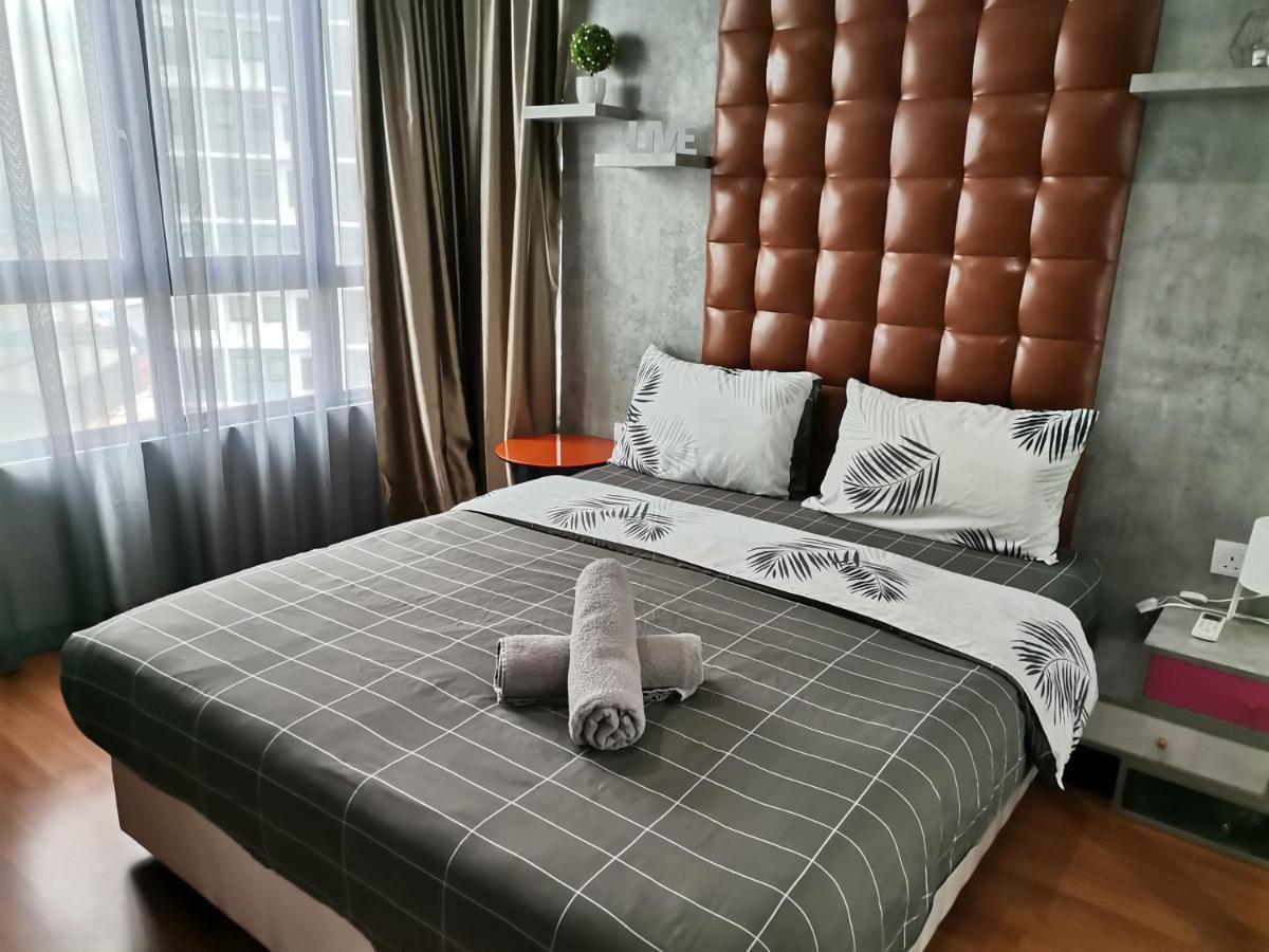 Luxury Family Premier 2r2b # I-city Free Wifi + Parking Apartment