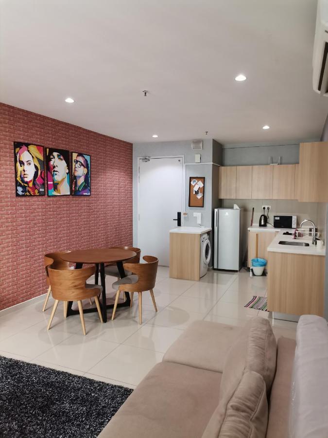Luxury Family Premier 2r2b # I-city Free Wifi + Parking Apartment